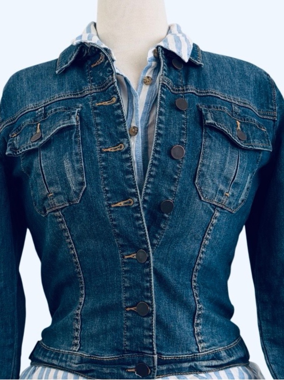 KUT - from the Kloth Blue Denim Jacket 🧥 - Picture 2 of 9